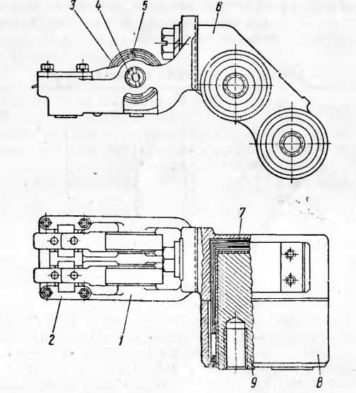 Рис. 29. Щеткодержатель двигателя ДК-106Б