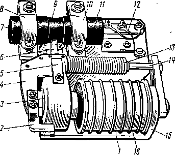 Рис. 115. Регулятор напряжения СРН-8А